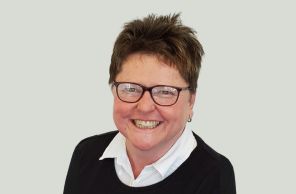 Cô Helen McClure Phó Giám đốc Tuyển sinh Quốc tế, Đại học Tasmania